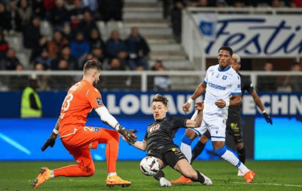 Aston Villa đấu Với Tottenham